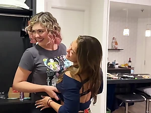 Ary Casal Luar, Luiz Casal Luar & Damiana share a torrid dinner and taboo hook-up